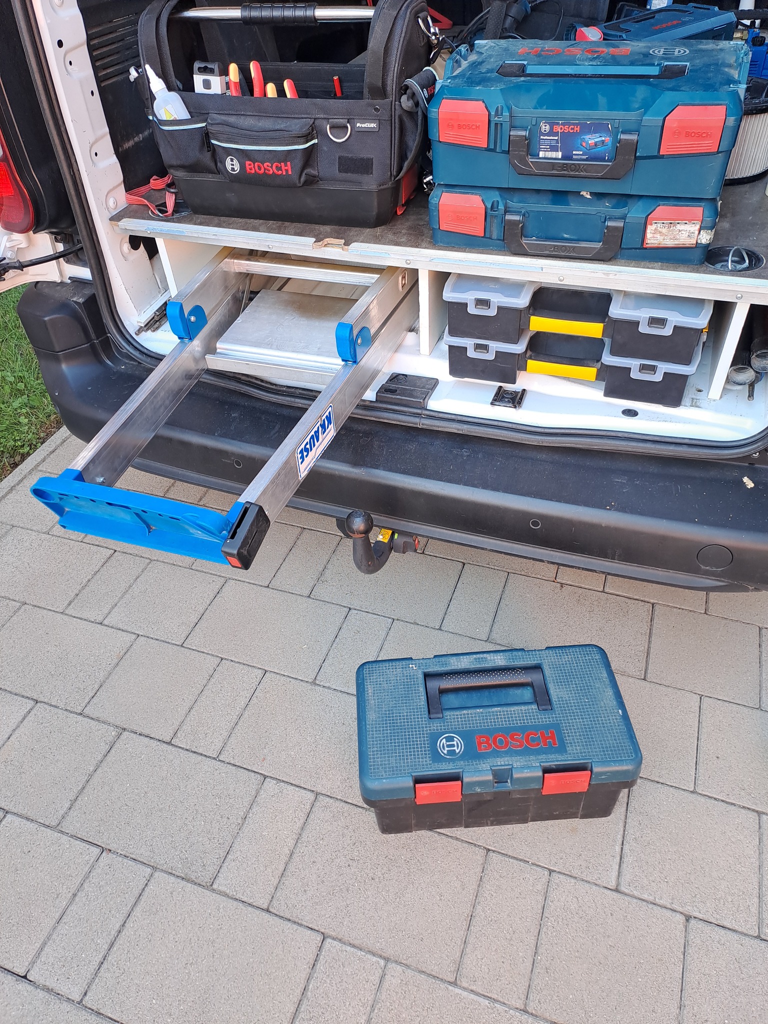 485799197_1050150647133914_3591322691113725154_n-1 Rólunk / Felszerelés, szerszámok, gépek