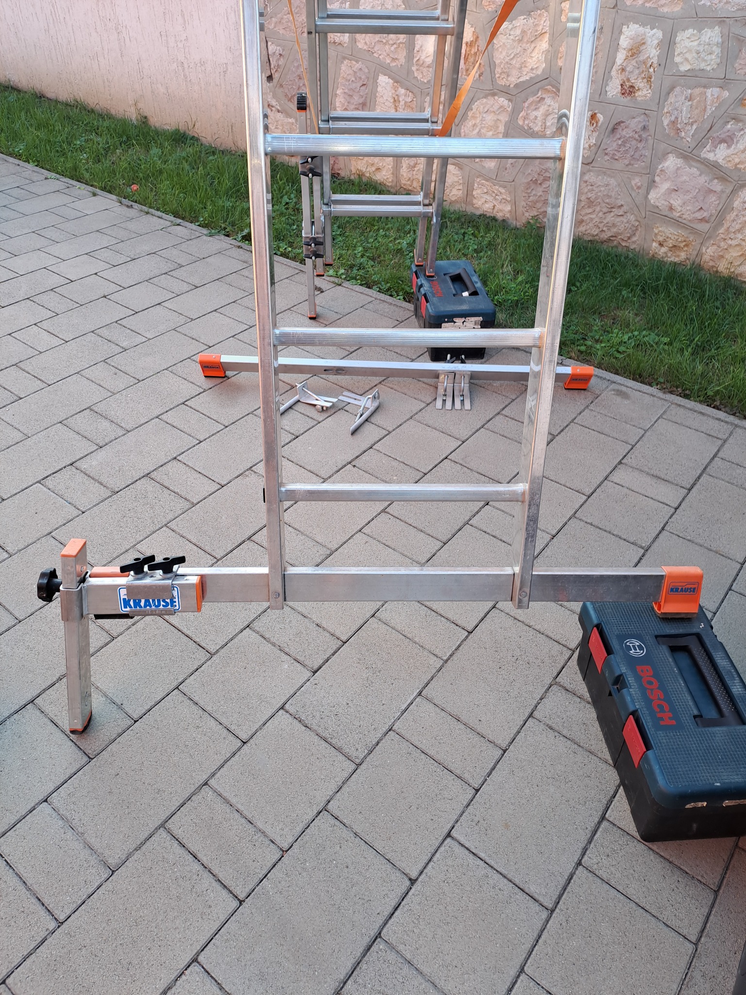 485805519_1050150563800589_6376508834453477878_n Rólunk / Felszerelés, szerszámok, gépek