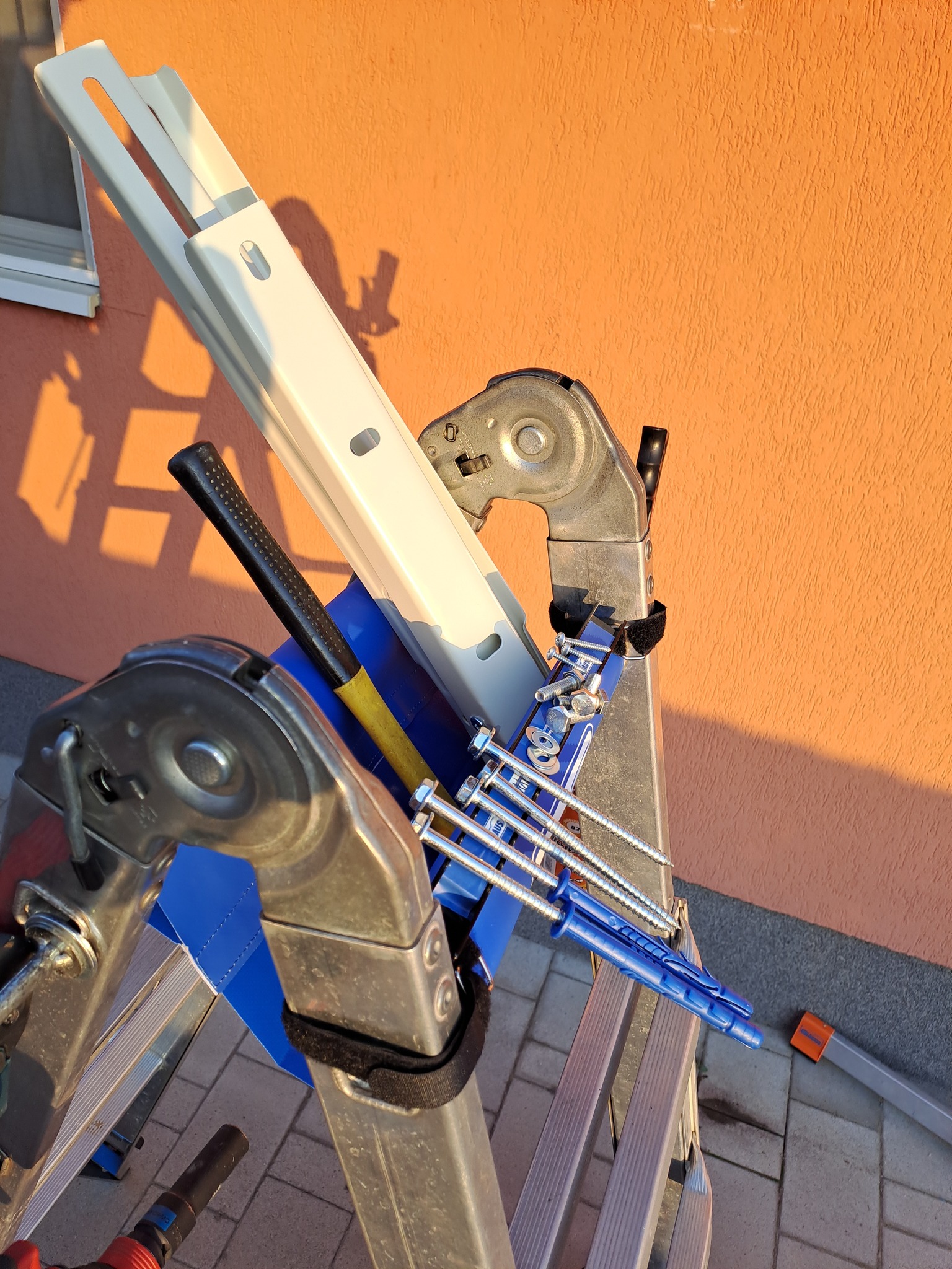 486042674_1050150640467248_7724621107435024638_n Rólunk / Felszerelés, szerszámok, gépek