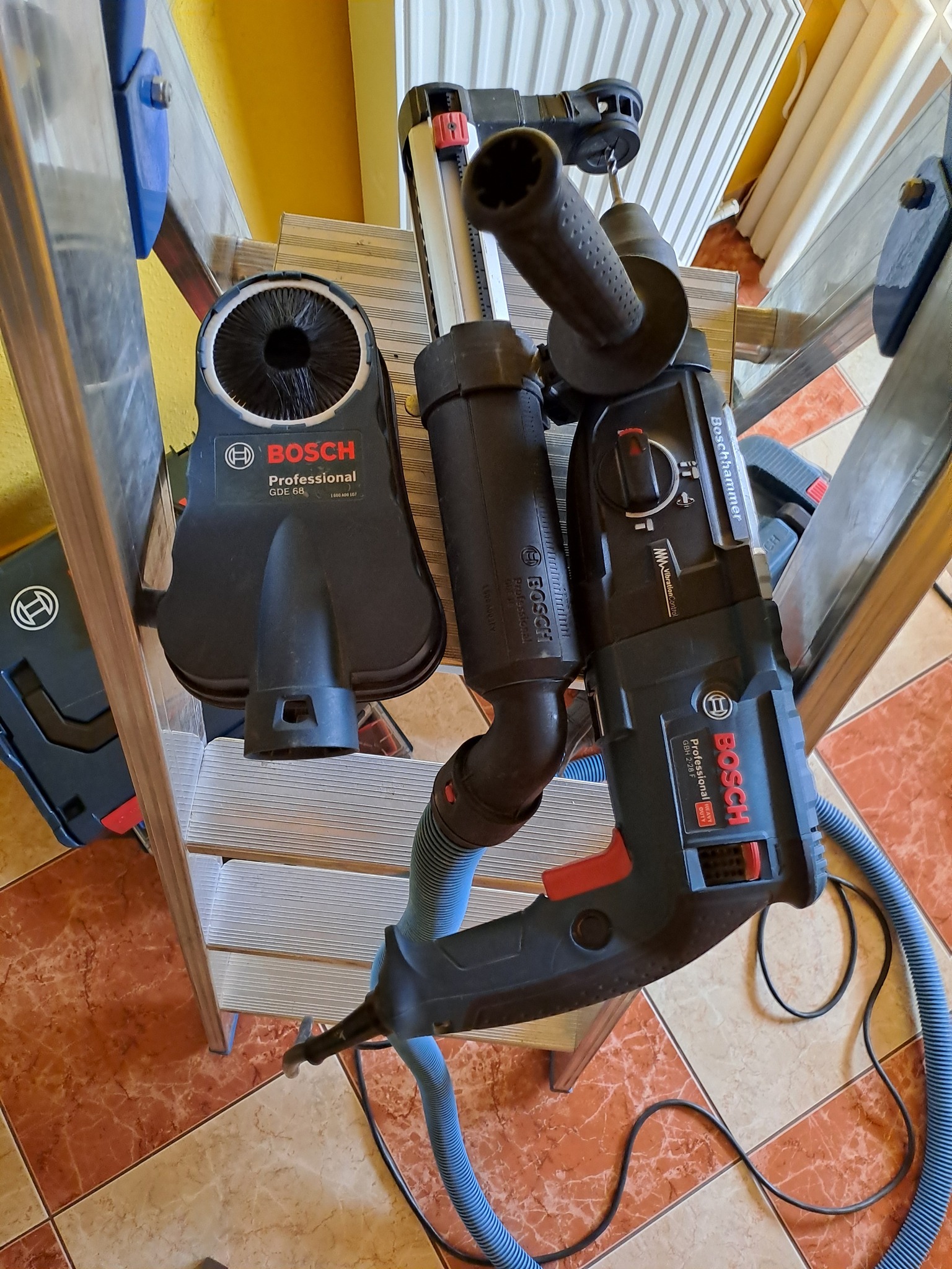 486152555_1050149620467350_8614483147307671324_n Rólunk / Felszerelés, szerszámok, gépek