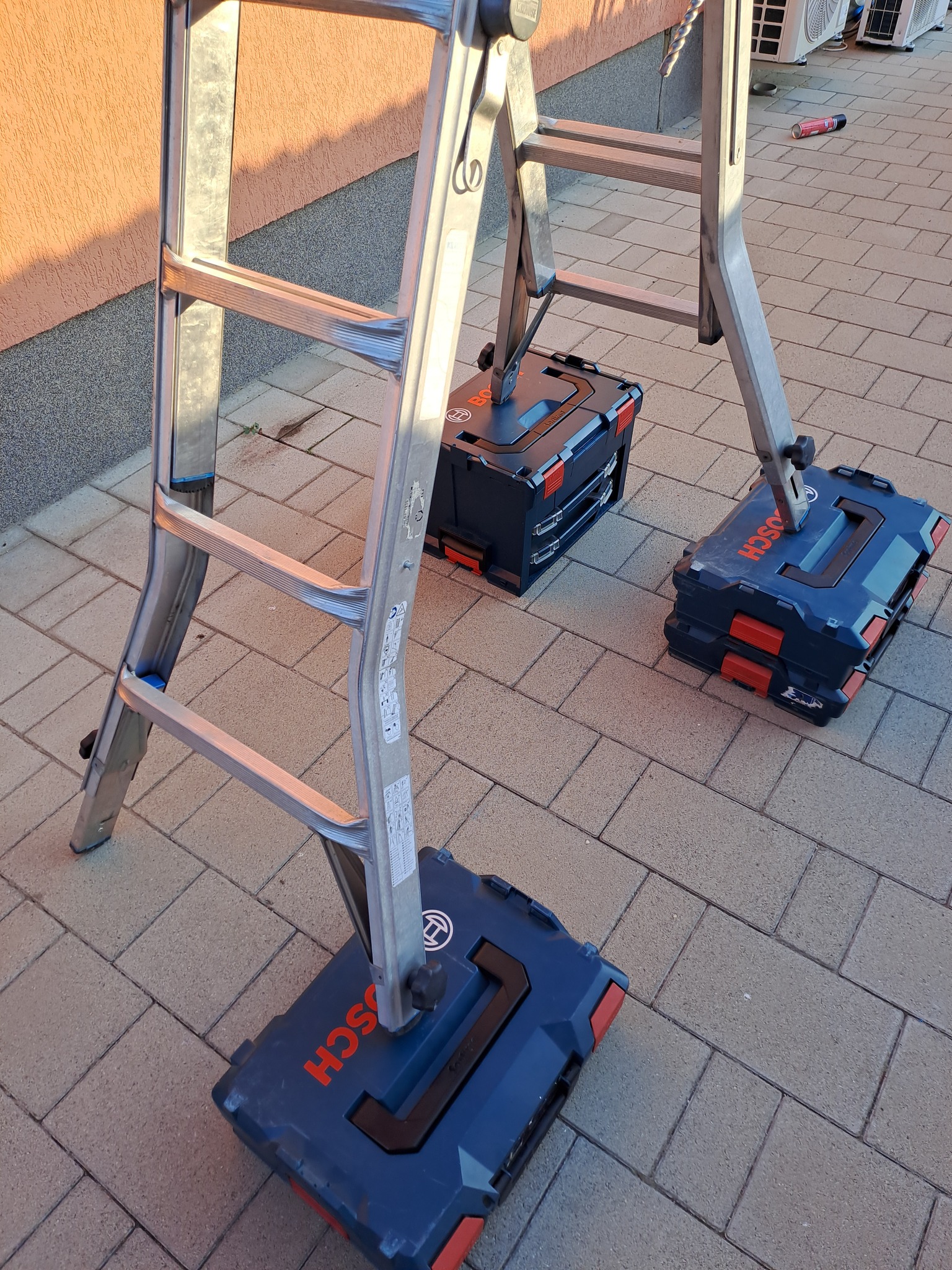 486285514_1050150560467256_6418630152806965025_n Rólunk / Felszerelés, szerszámok, gépek