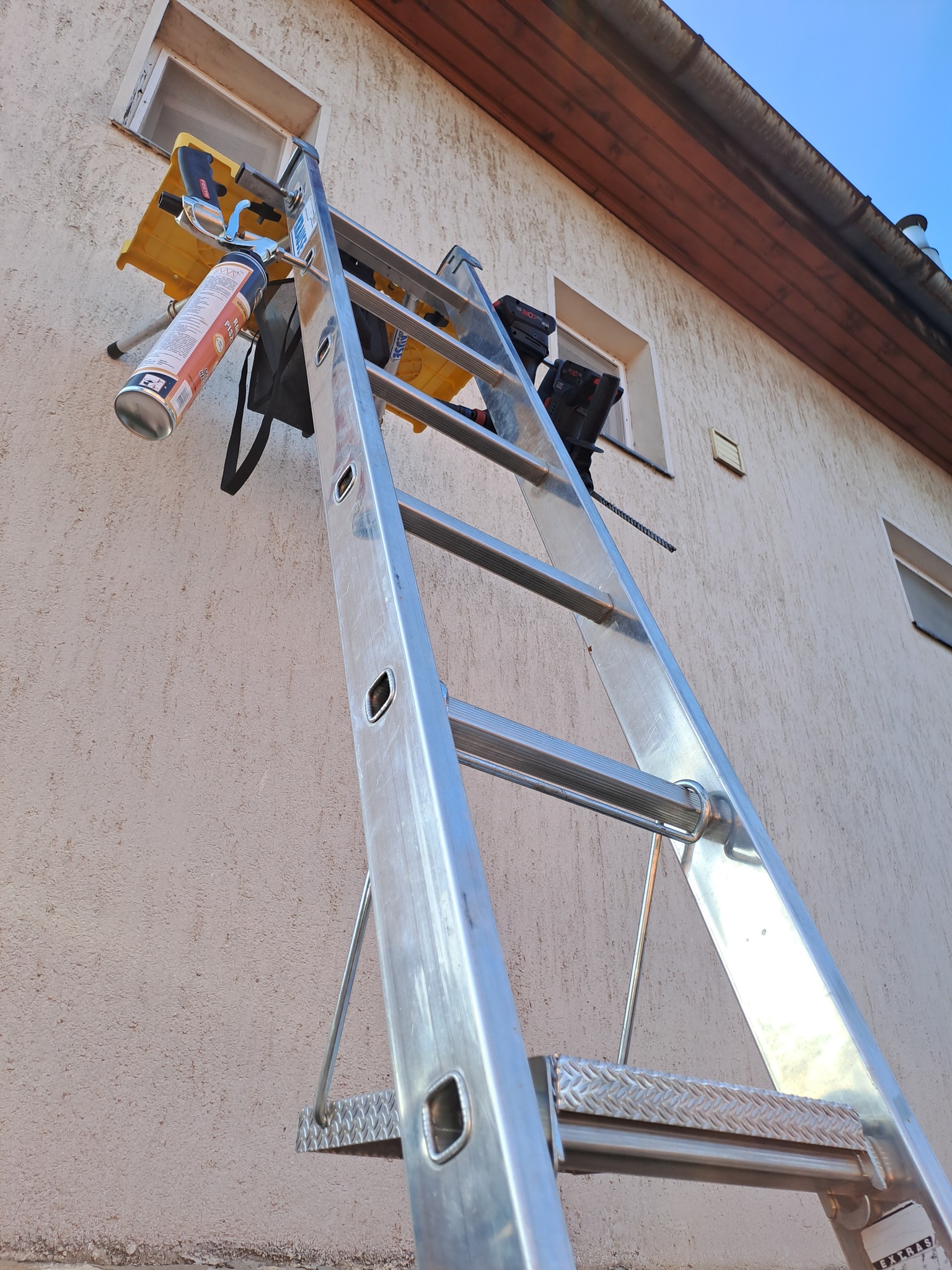 486637446_1050150690467243_9060916614908997793_n Rólunk / Felszerelés, szerszámok, gépek